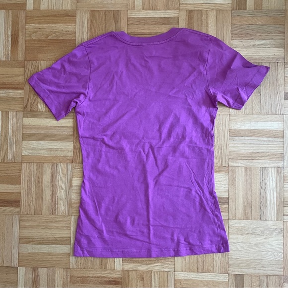 Disney Tinkerbell magenta t-shirt - Medium - BNWOT - Picture 3 of 5